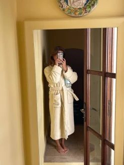 Djerf Avenue Bath Robe Creamy Oat Hot