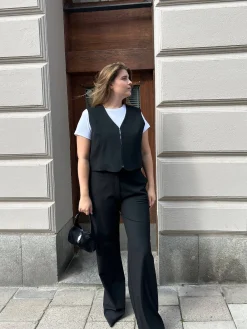 Djerf Avenue Day-to-day Vest Black Outlet