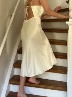 Djerf Avenue Dream Dress Midi Cloud Hot