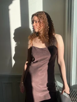 Djerf Avenue Dream Dress Midi Dark mocha Online