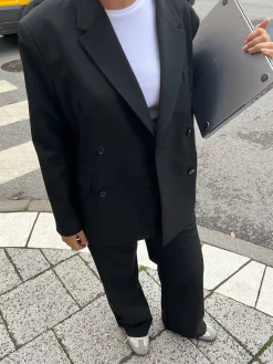 Djerf Avenue Essential Blazer Black