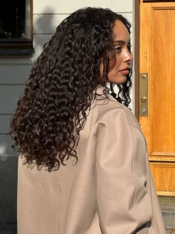 Djerf Avenue Essential Moisture Shampoo