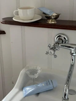 Djerf Avenue Go Close Body Lotion New