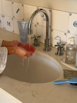 Djerf Avenue Go Close Hand Wash Best