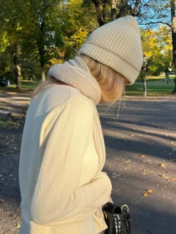 Djerf Avenue Knitted Beanie Creamy Oat Online
