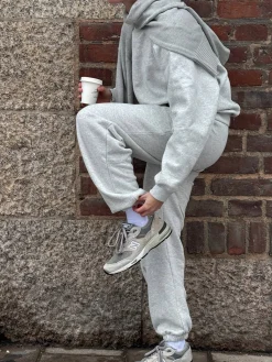 Djerf Avenue Staple Sweatpants Grey Online
